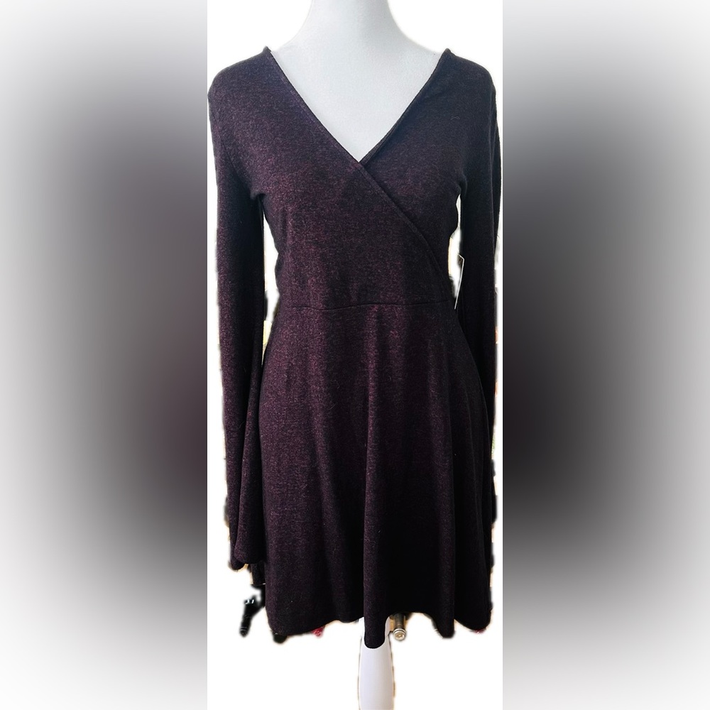 Express Elegant Black w. Red Undertones Long Sleeve Boho Dress